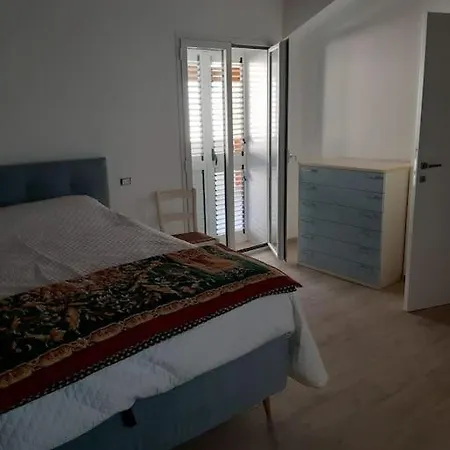 Bilocale Via Paludi 8 شقة